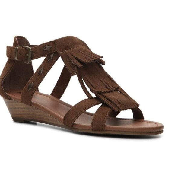 MinneTonka Brown Suede Fringe Studded Sandals Size 10 - Picture 1 of 8